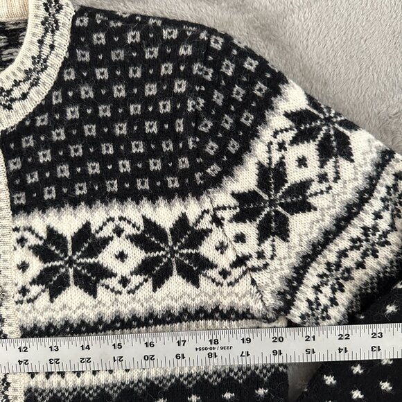 Cambridge Dry Goods 100% Wool Fair Isle Nordic Hook Front Sweater SMALL Cardigan - Picture 7 of 7